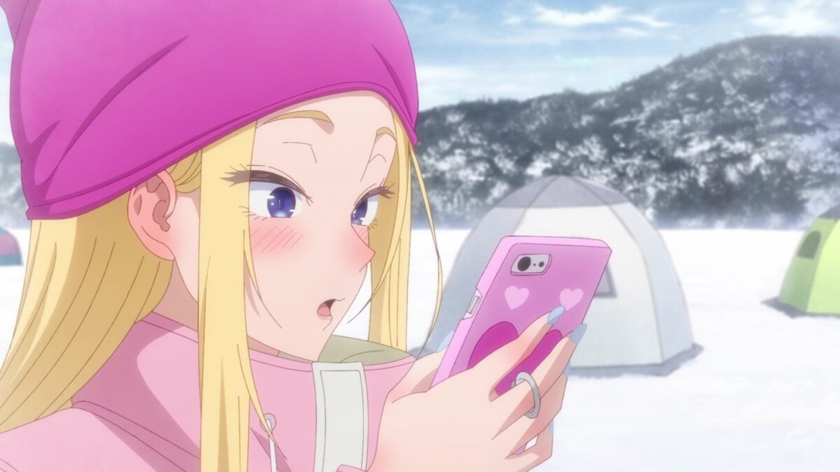 Hokkaido Gals Are Super Adorable Episode 9 Minami Reads Phone