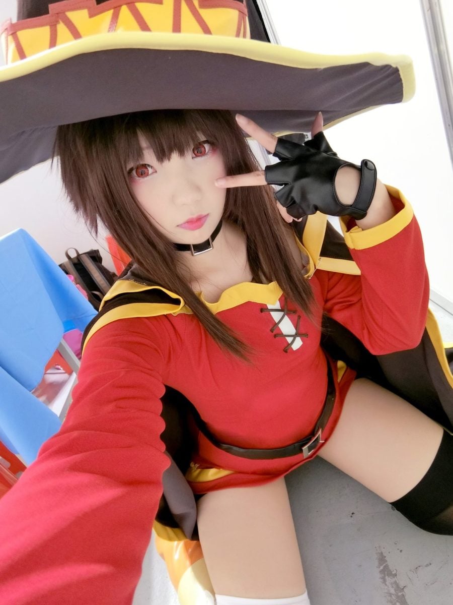 KonoSuba Megumin And Yunyun Cosplay 0003