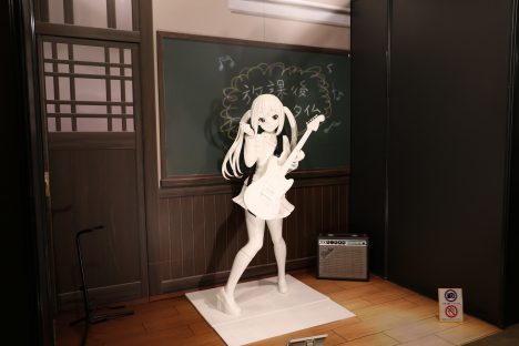 AzusaLifeSizeFigure4
