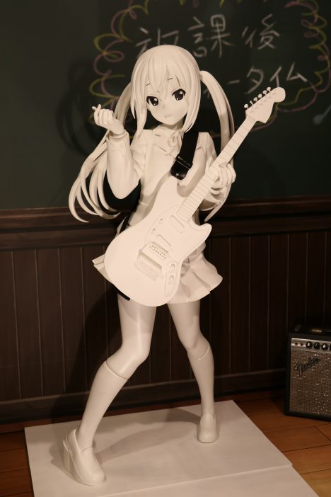 AzusaLifeSizeFigure5