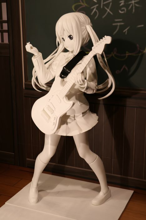 AzusaLifeSizeFigure6