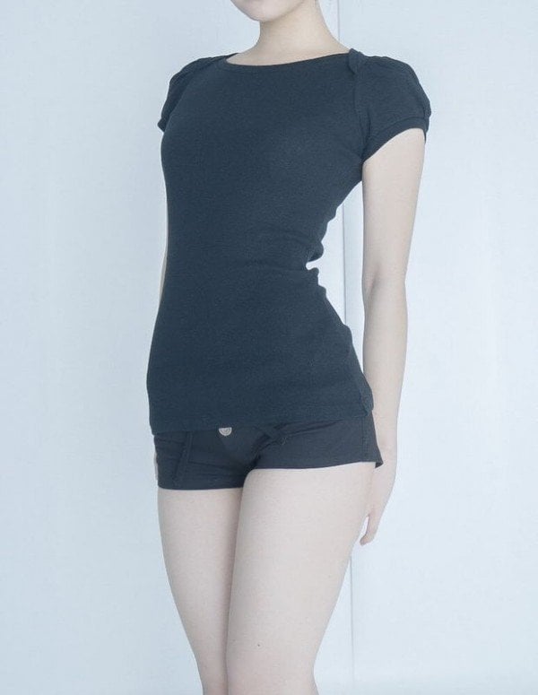 Ushijima Iiniku Predator Rat Photo Book 13