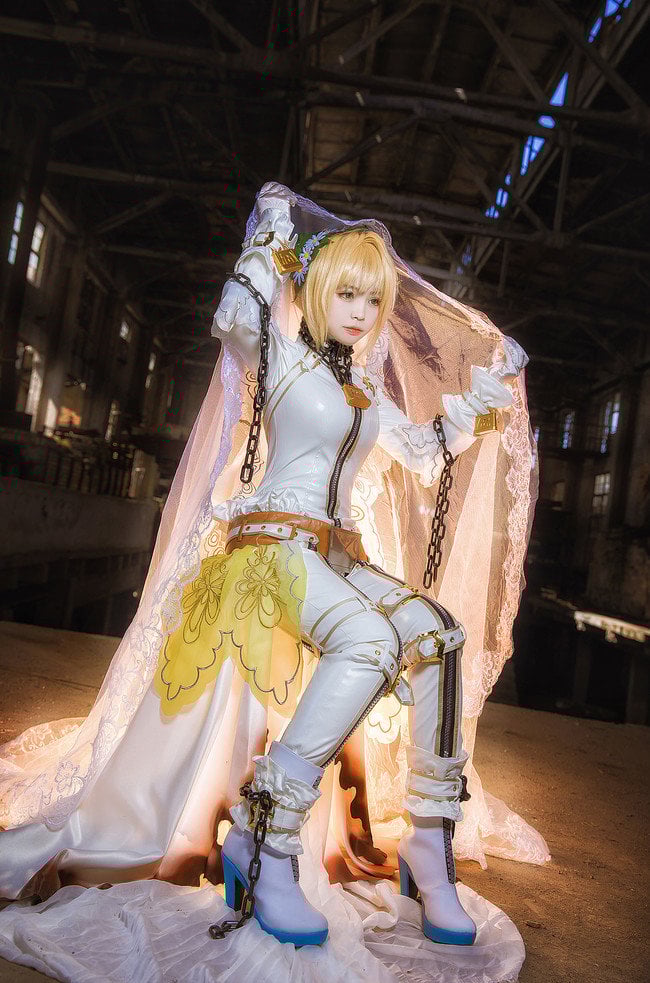 Fate Grand Order Busty Nero Claudius Cosplay 0002