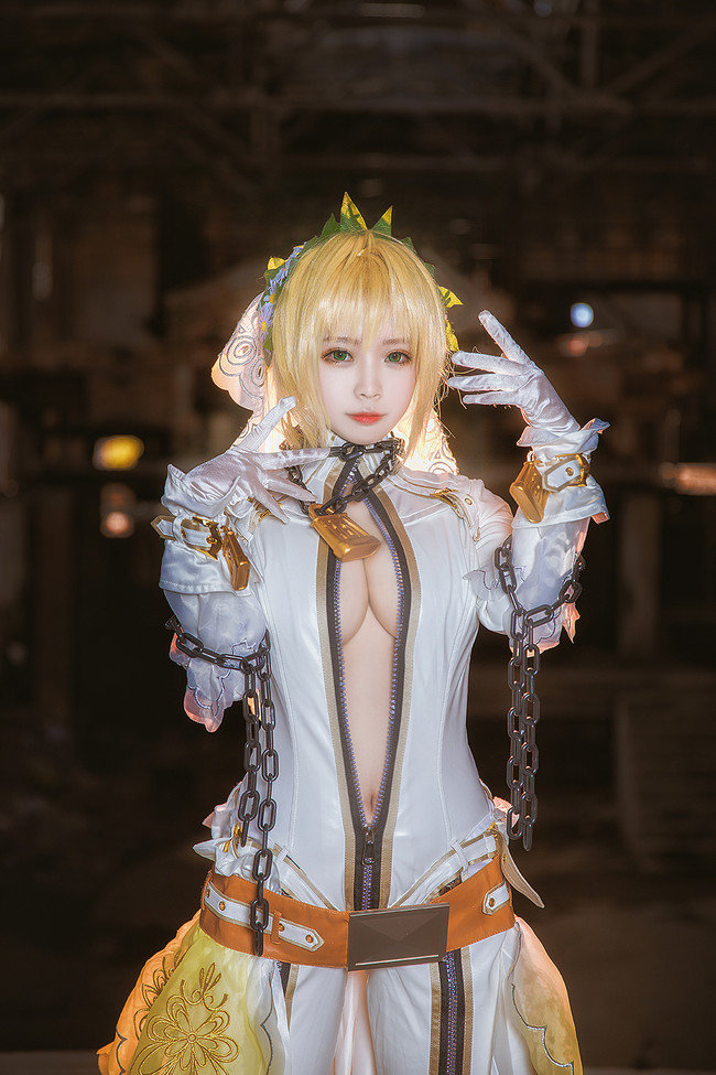 Fate Grand Order Busty Nero Claudius Cosplay 0004