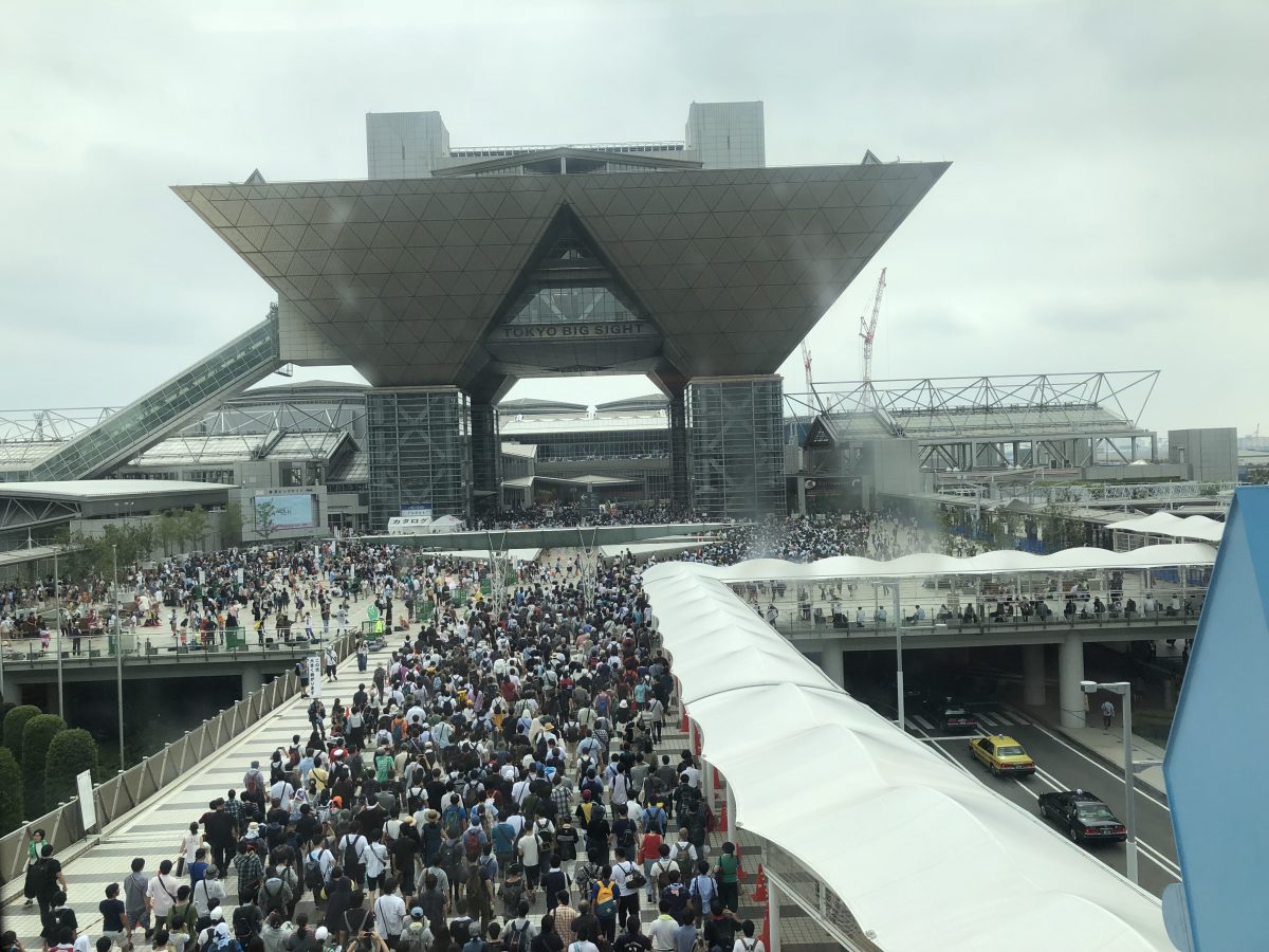 Attending Summer Comiket940002