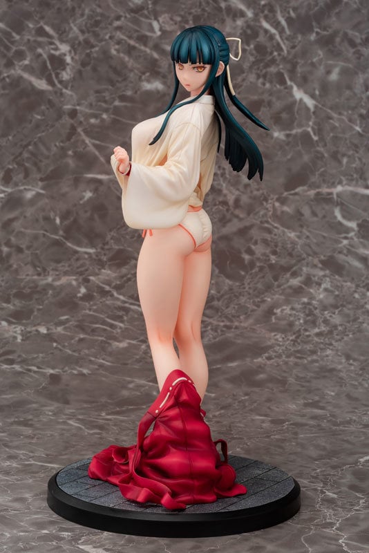 Iyanakao Sarenagara Opantsu Misete Moraitai Figure Miko San Iori Izumo 0002