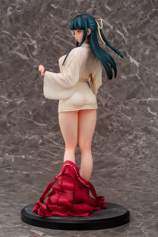 Iyanakao Sarenagara Opantsu Misete Moraitai Figure Miko San Iori Izumo 0010