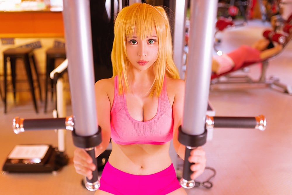 How Heavy Are The Dumbbells You Lift Hibiki Sakura Cosplay By Chihiro 2