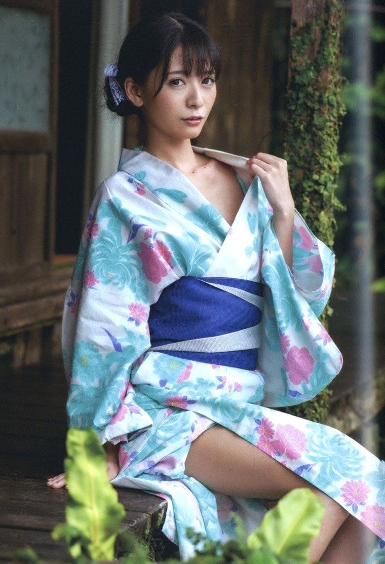 Non wearing a Kimono