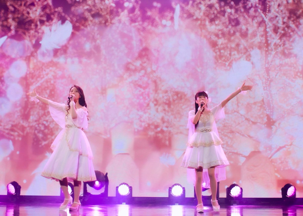 Claris Unmasking 01