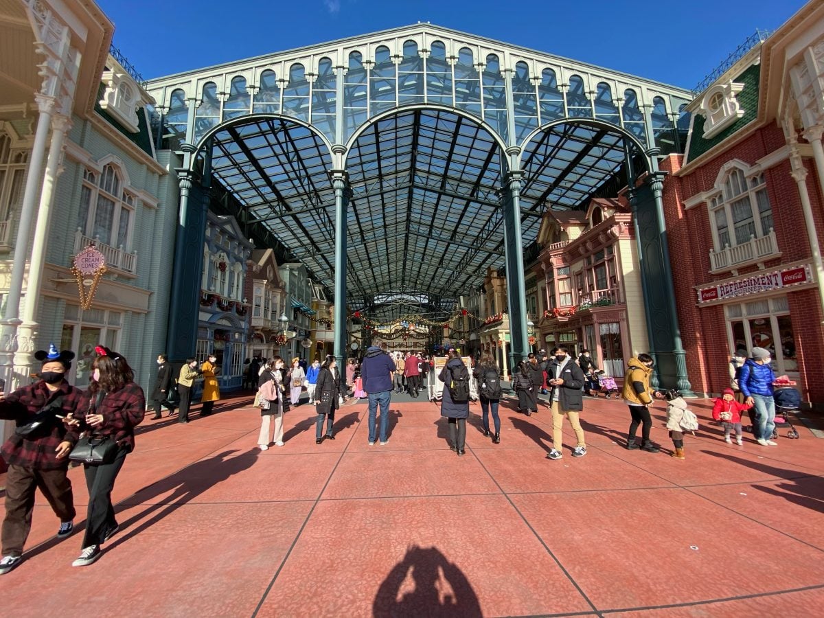 Tokyo Disneyland During A Pandemic