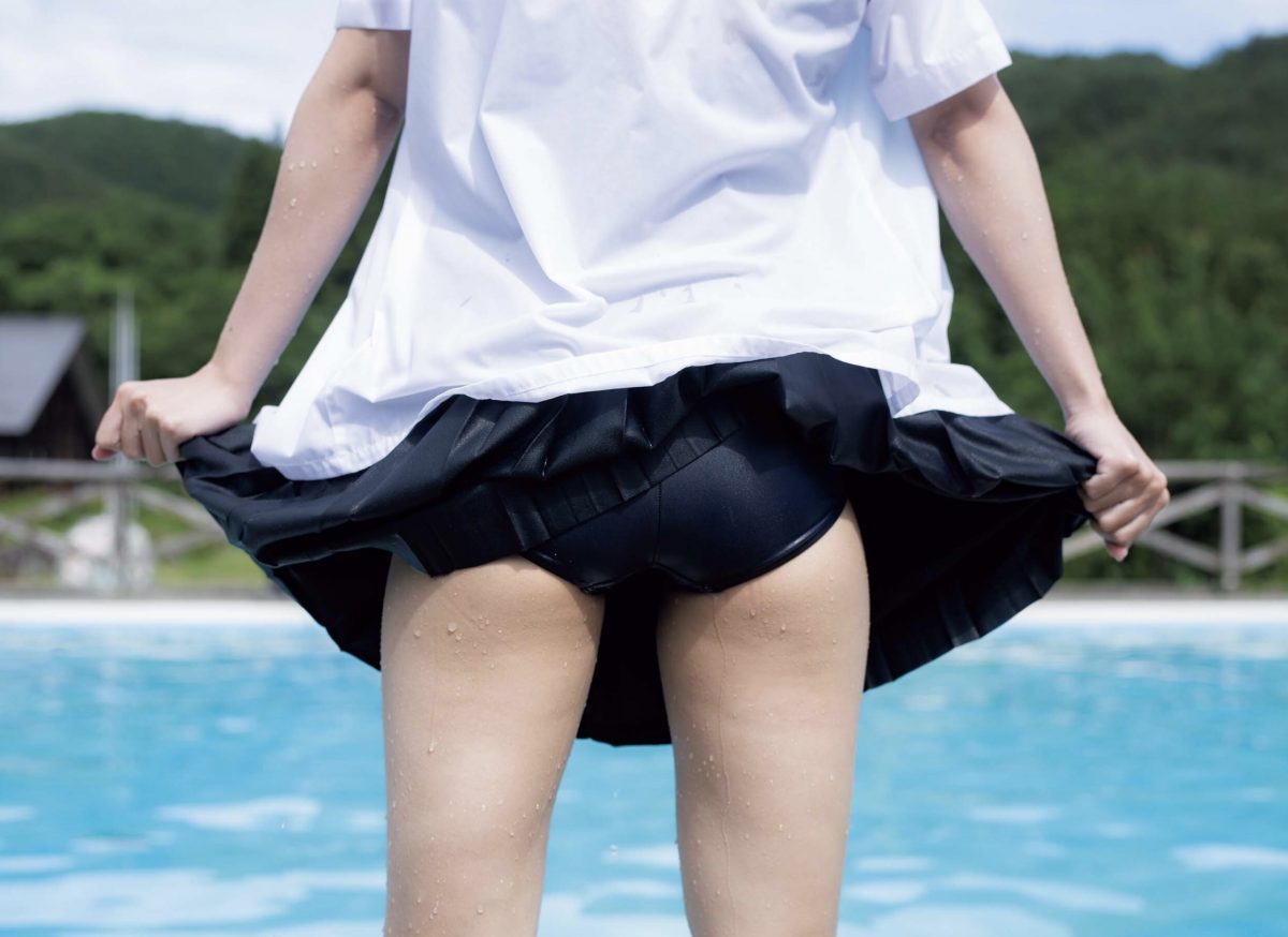 Let's Go Swimming, Senpai!