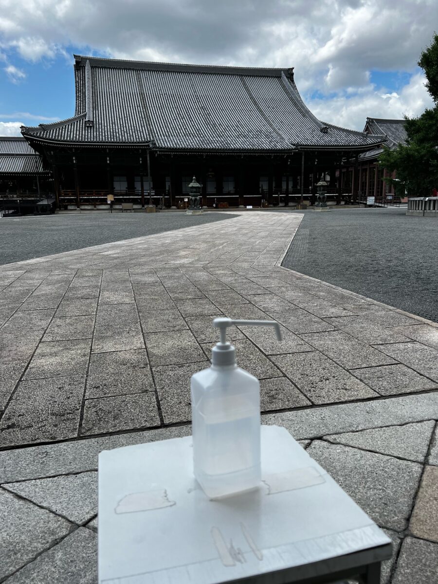 The Old Hand Washing Fountains In Front Of Japanese Temples Have To Keep Up With The Times