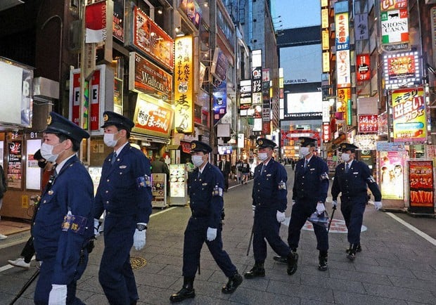 Police Patrolling Kabuki Cho
