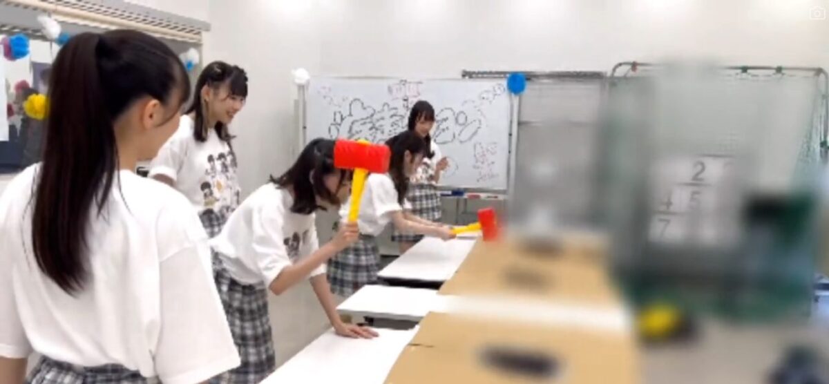 Whack An Otaku Idol Booth 01