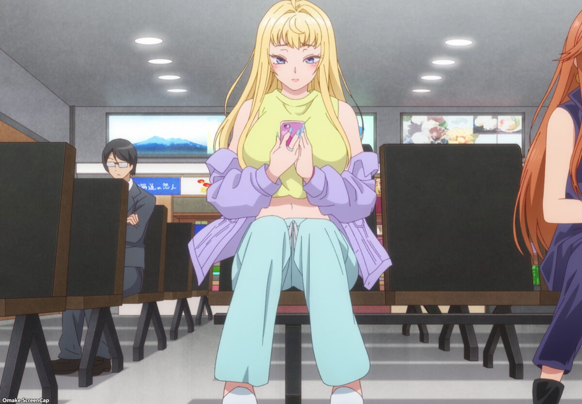 Hokkaido Gals Are Super Adorable Episode 12 [END] Minami Looks At Phone