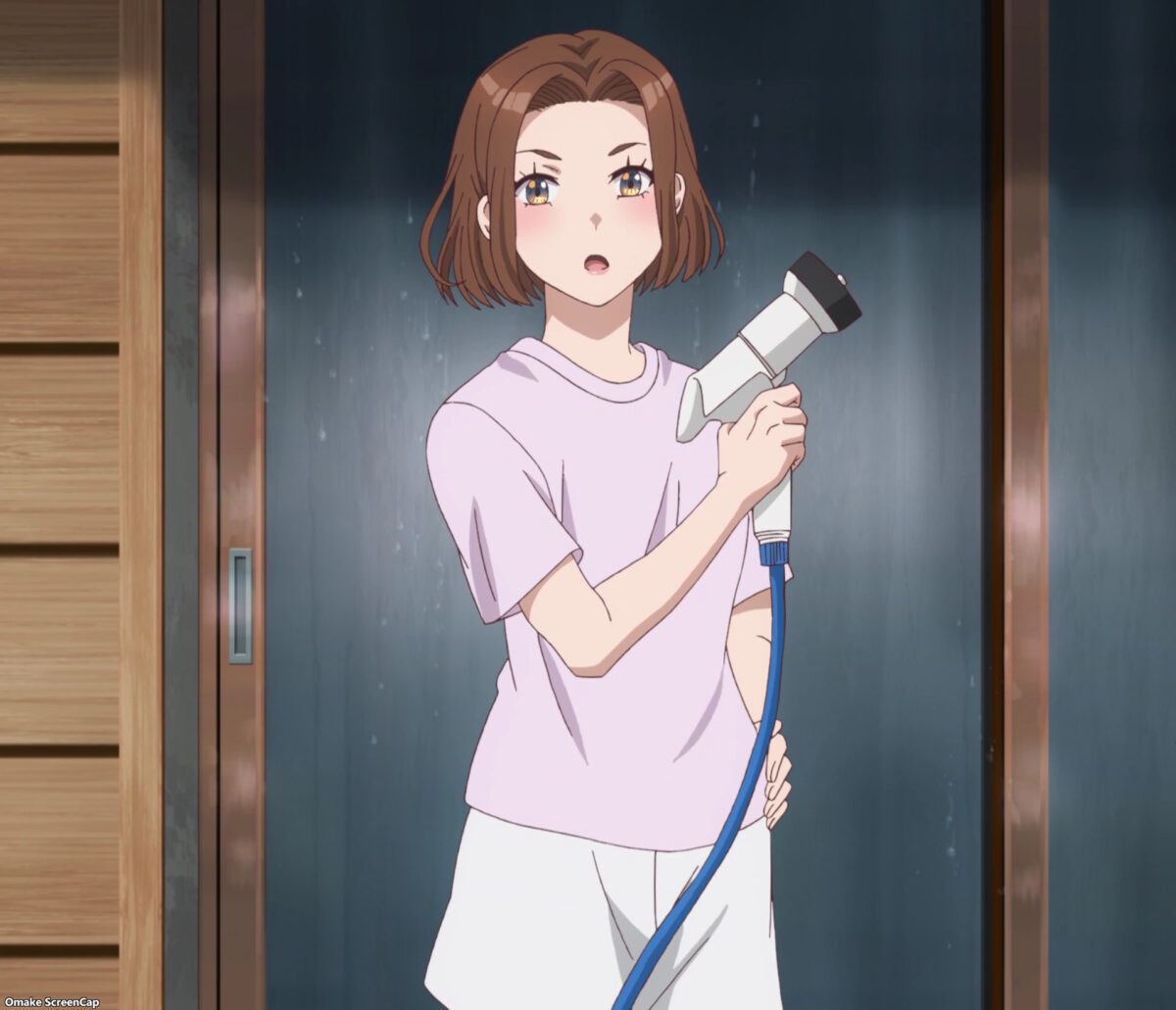 Rinkai! Episode 2 Atsumi Holds Spray Hose