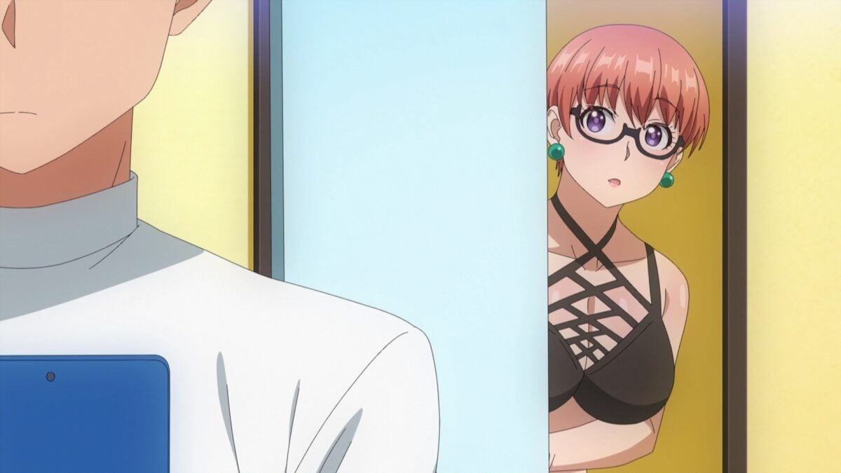 Plus Sized Elf Episode 8 Akiho Peeks Out