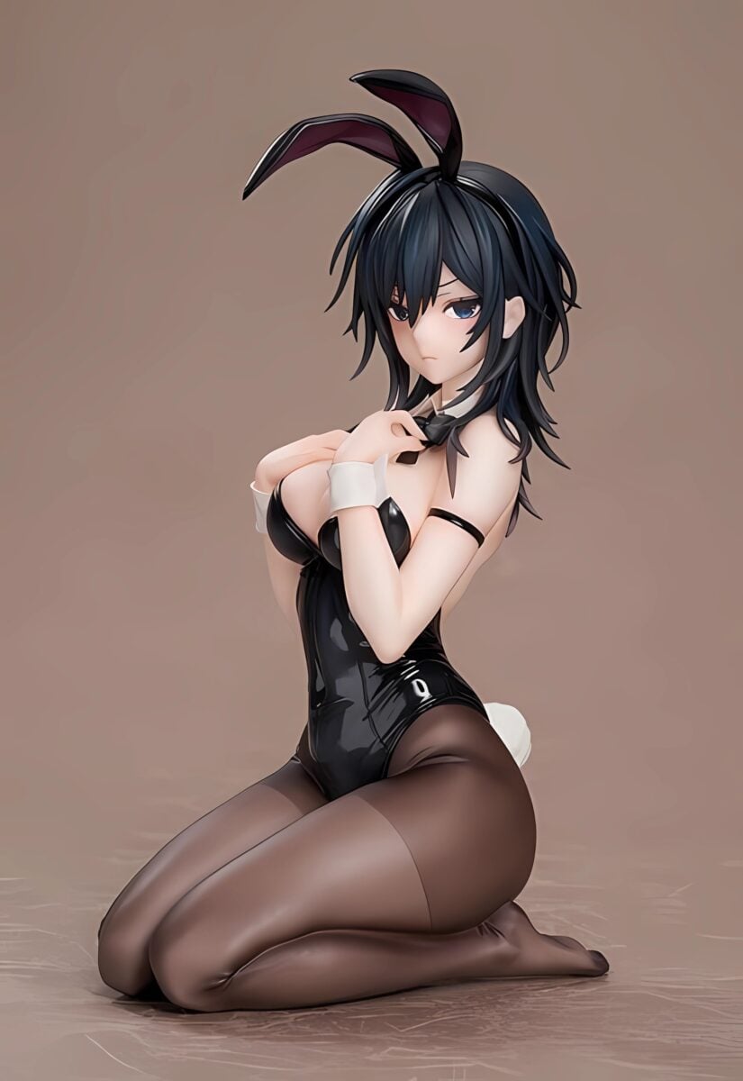 Luminous Box Ishimi Yokoyama Black Bunny Figure Side View
