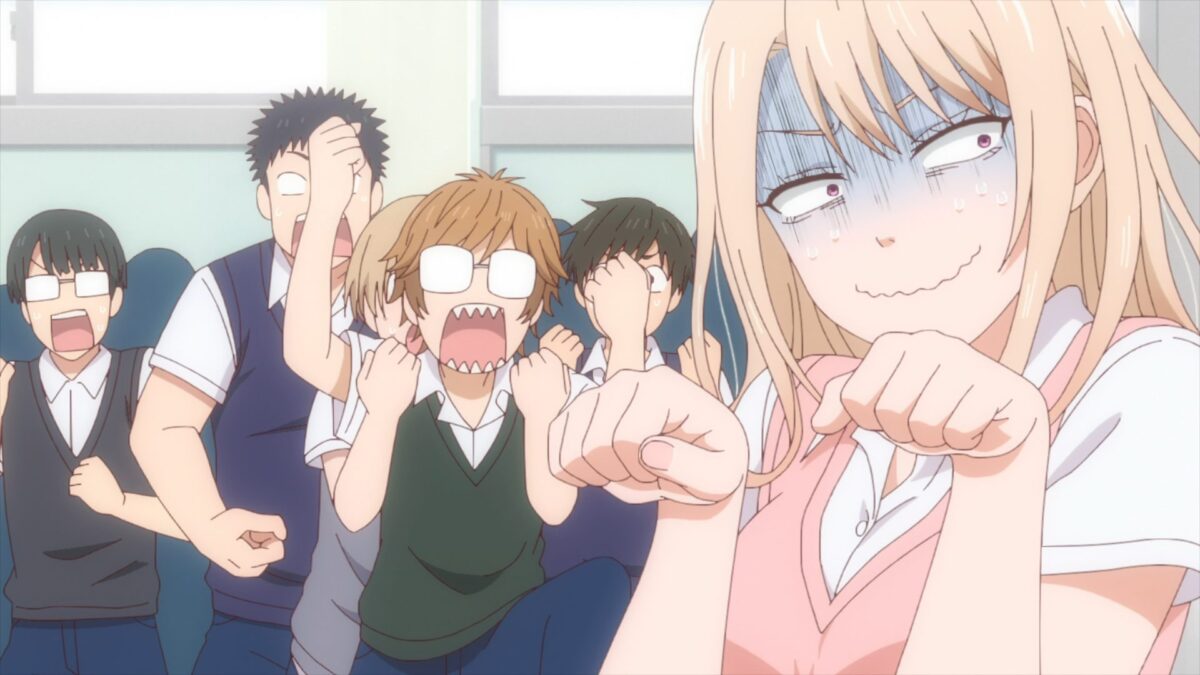 Medaka Kuroiwa Mona Holding Pose