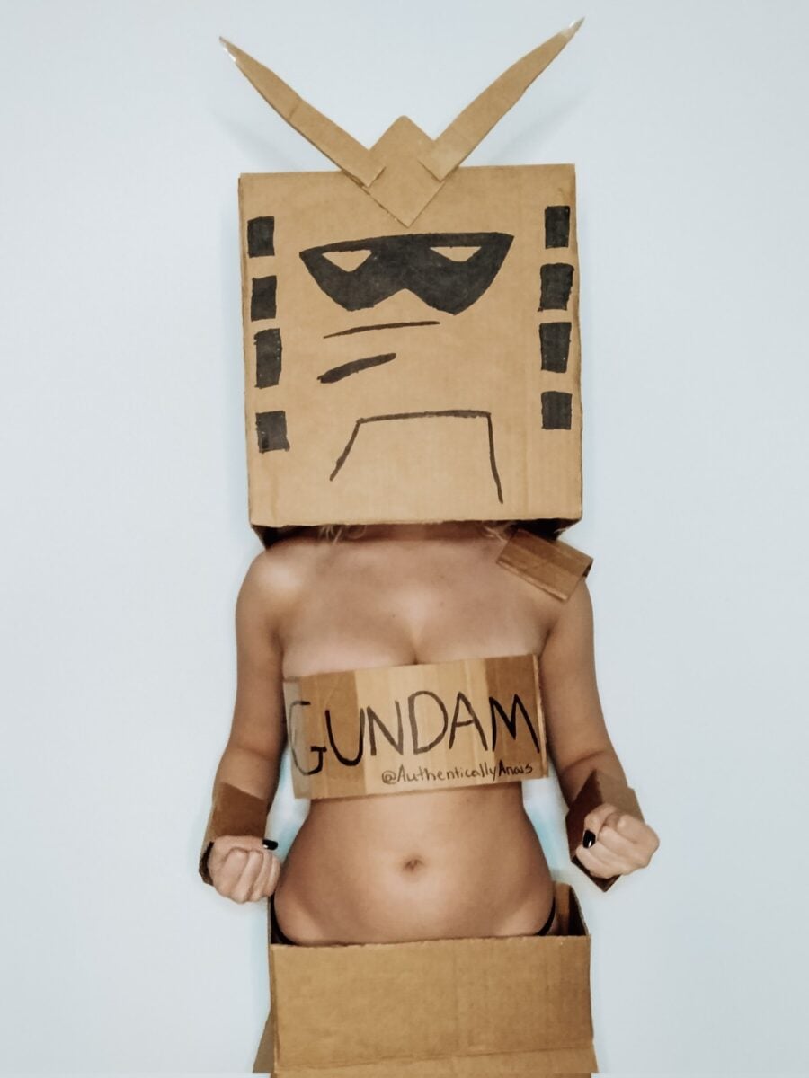 Cardboard Gundam Cosplay
