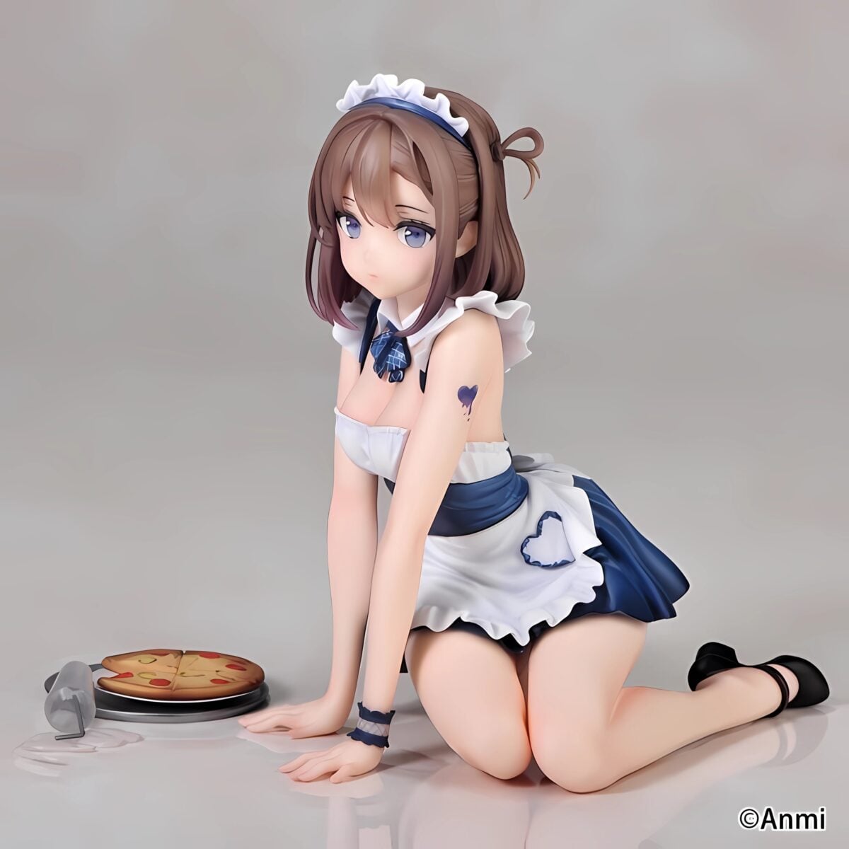 WINGS INC Gray Duckling Maid Figure Side View 01