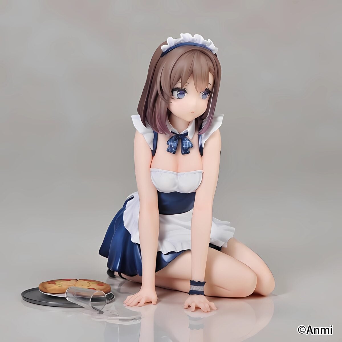 WINGS INC Gray Duckling Maid Figure Side View 02