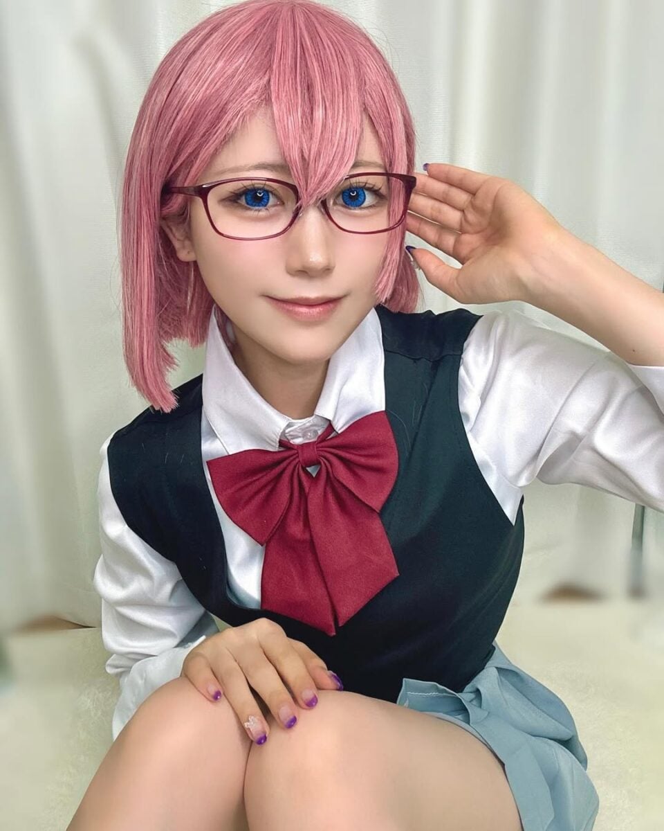 Ririsa Amano Cute Pose