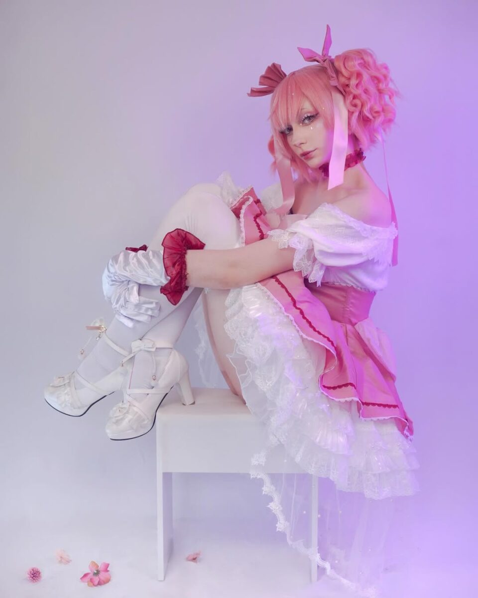 Madoka Kaname Sexy Cosplay by Simona