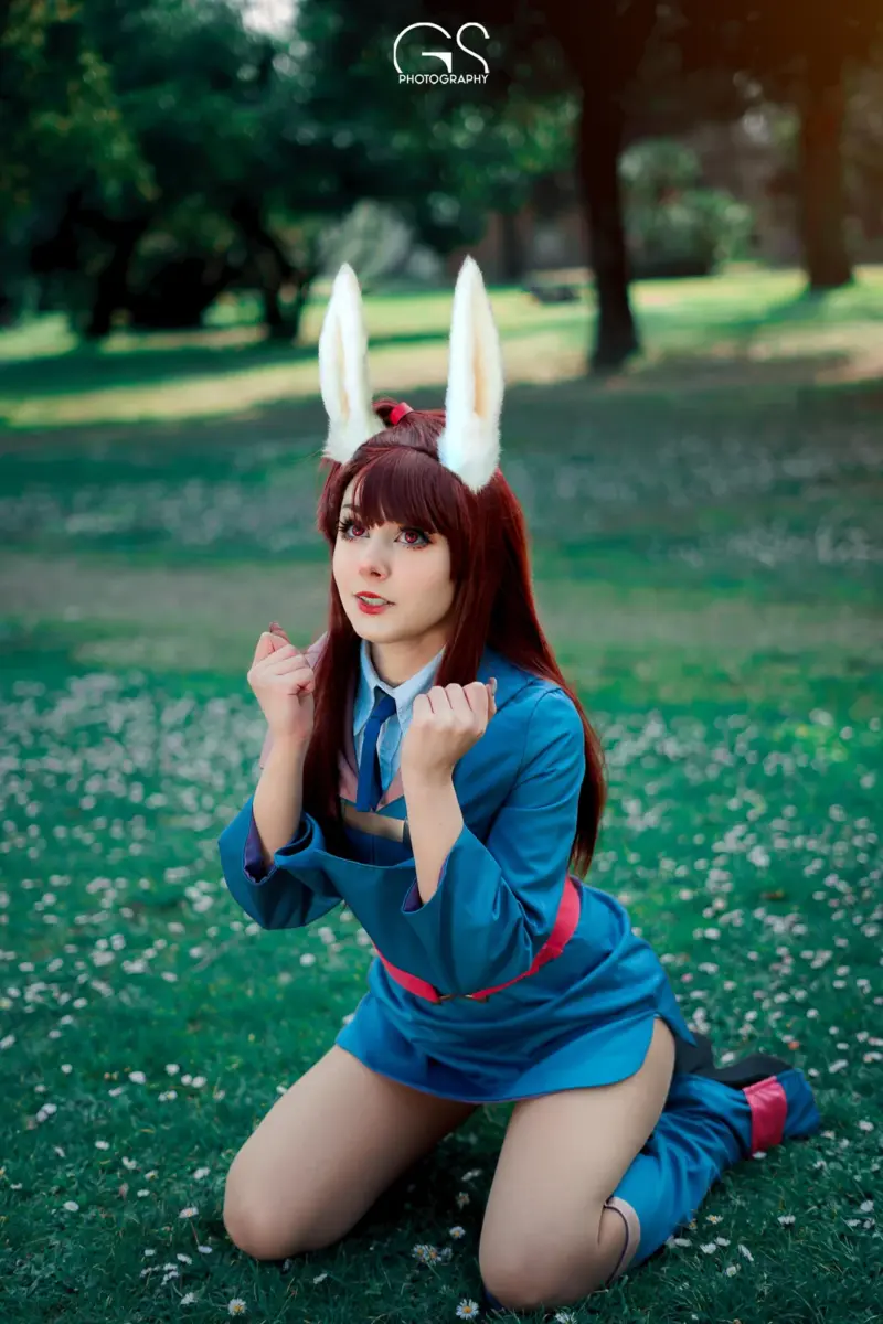Nymphahri cosplays the cutest bunny Akko