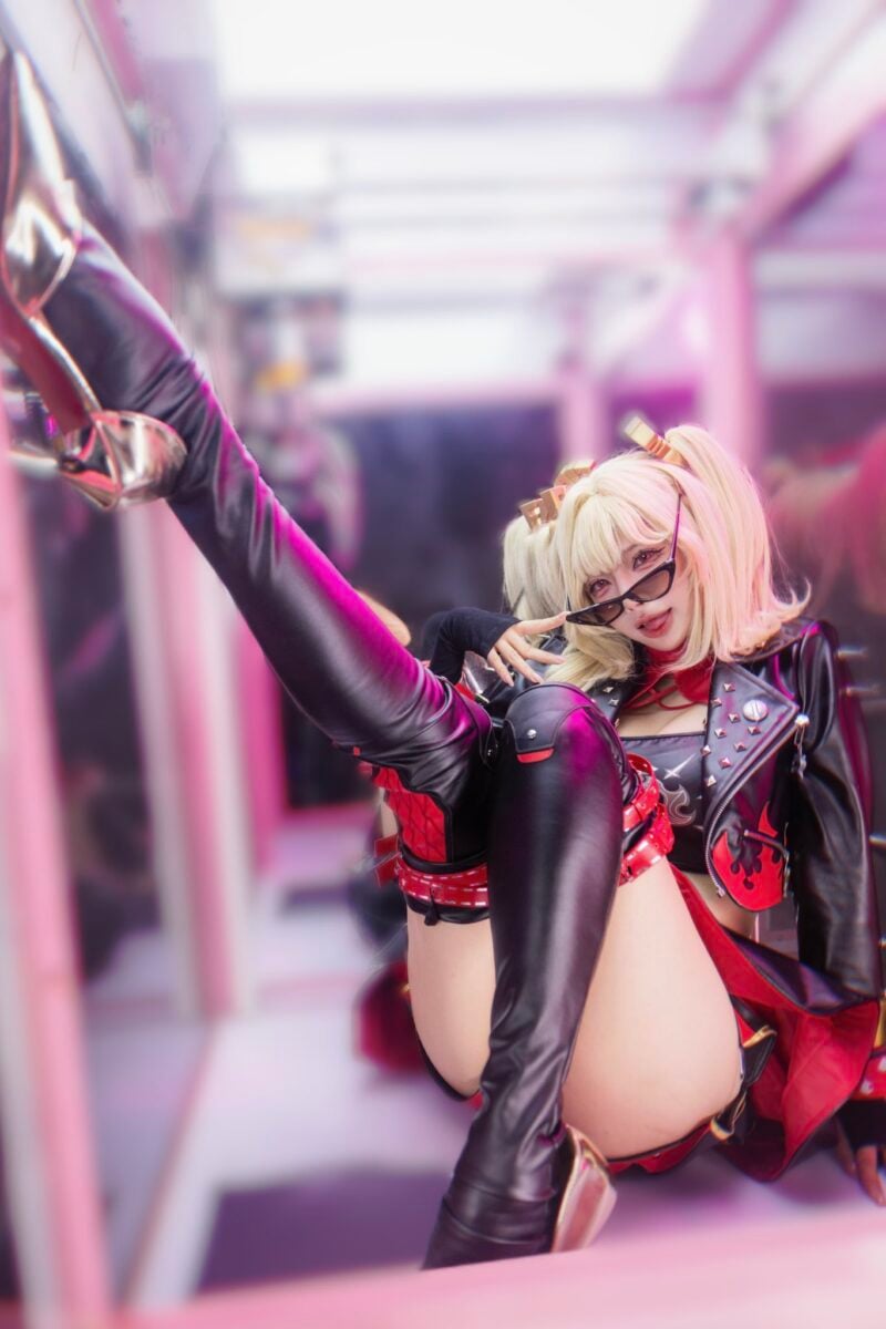 Sexy Burnice White ZZZ Cosplay by ErokoChiba