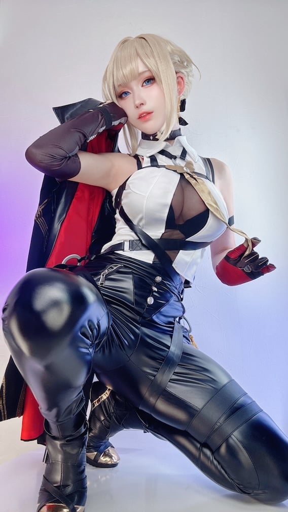 Evelyn Chevalier Cosplay by Hakonyanya