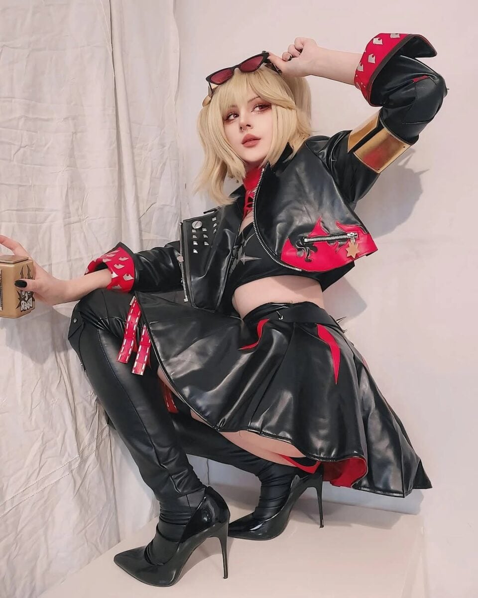 Burnice White Cosplay by @Neroomiii