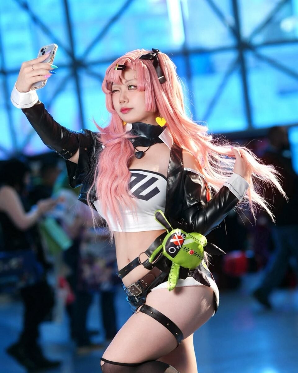 Nicole Demara Cosplay by @moniiucos