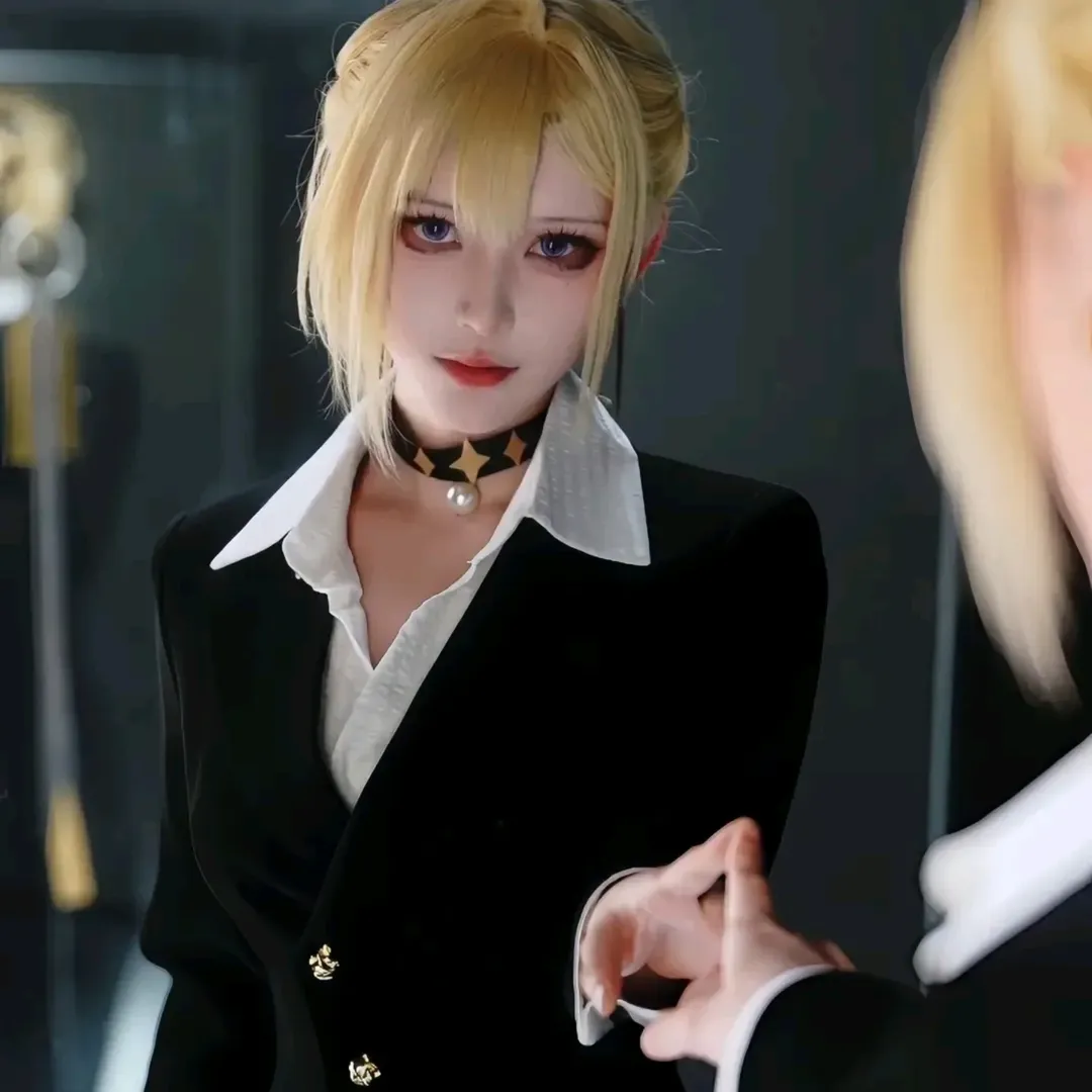 Evelyn Chevalier by Senaka