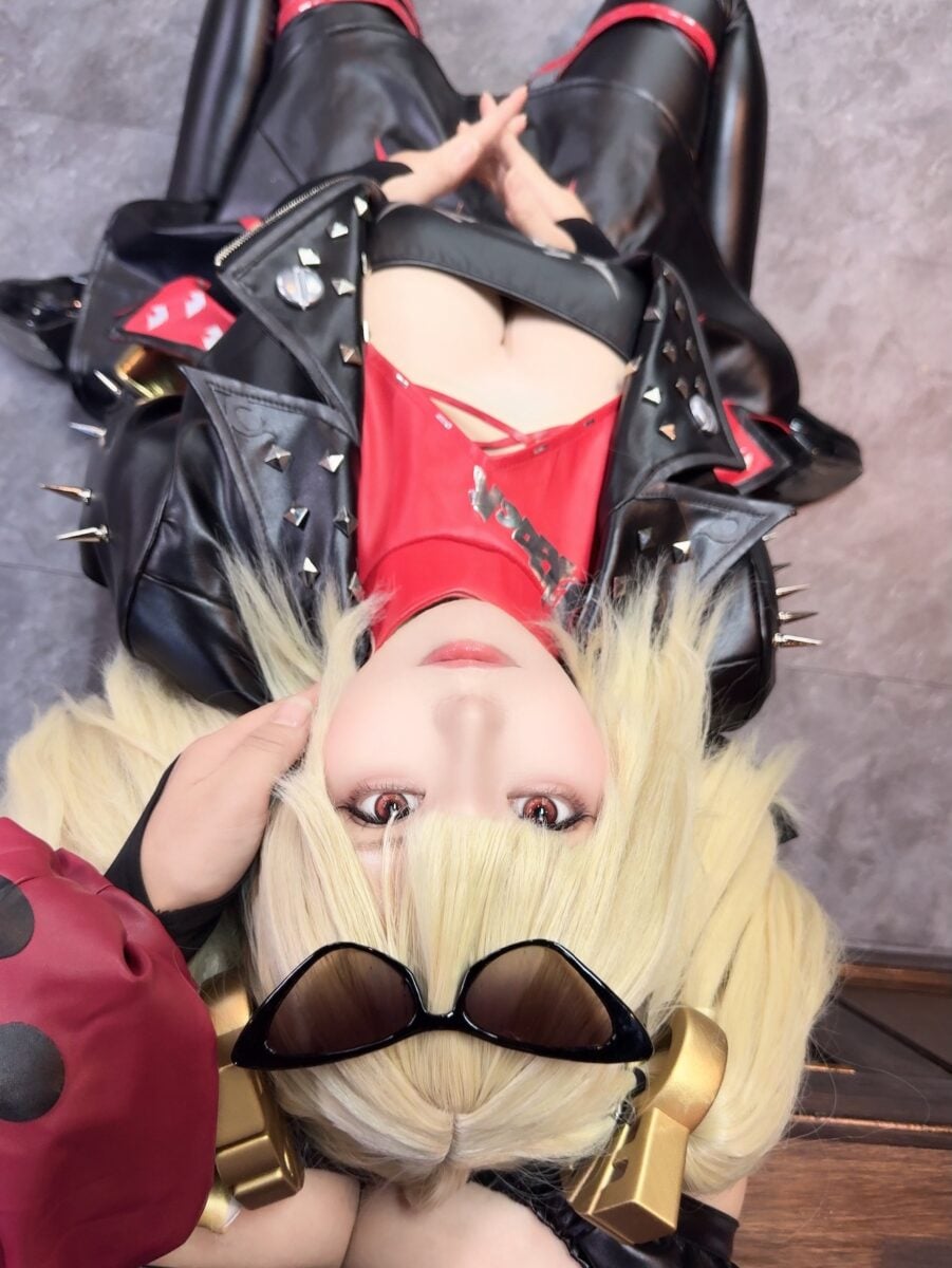 Burnice Cosplay by Senanana Cosplay