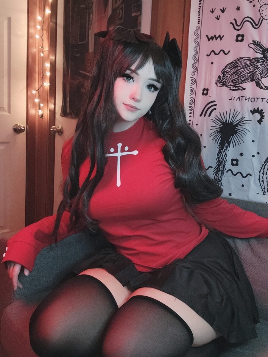 SkyeSummersX steps right out of the anime with her Rin cosplay