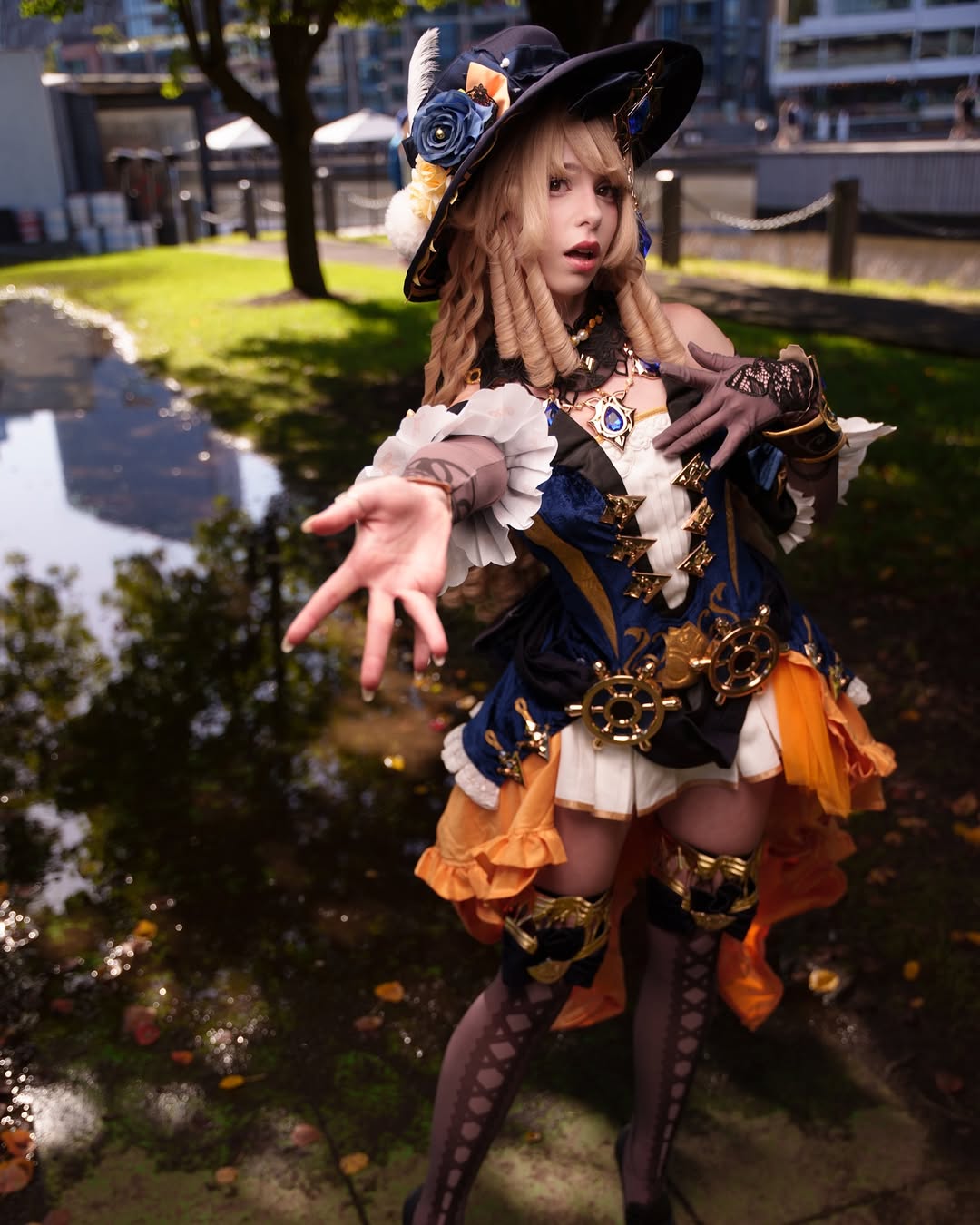 Giselle (ang3licg0re)'s cos is super detailed!
