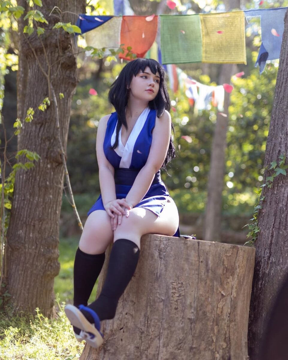 mimo_ningyo's Suma demon slayer cosplay is fun and outdoorsy
