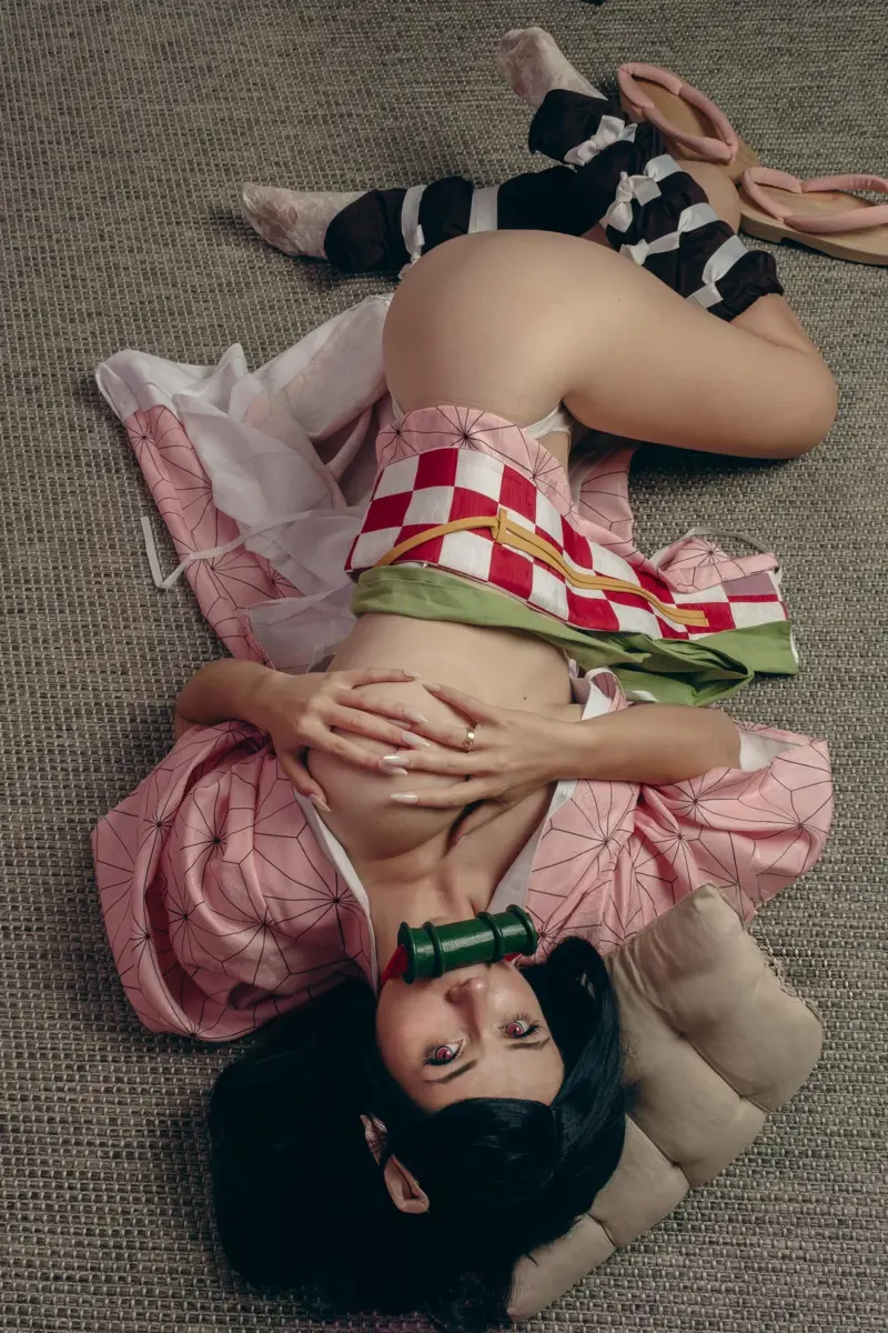 Nancy Novikova's ero Nezuko deon slayer cosplay