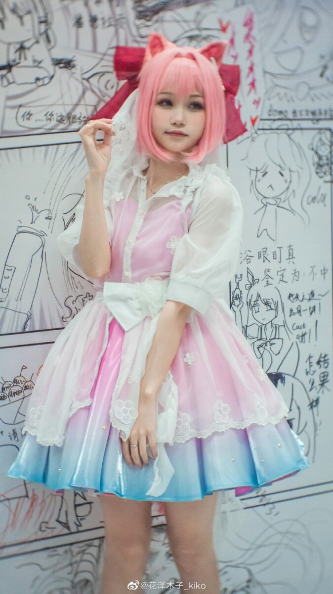 Hanazawa Muzi with a beautiful Haru Urara cosplay.