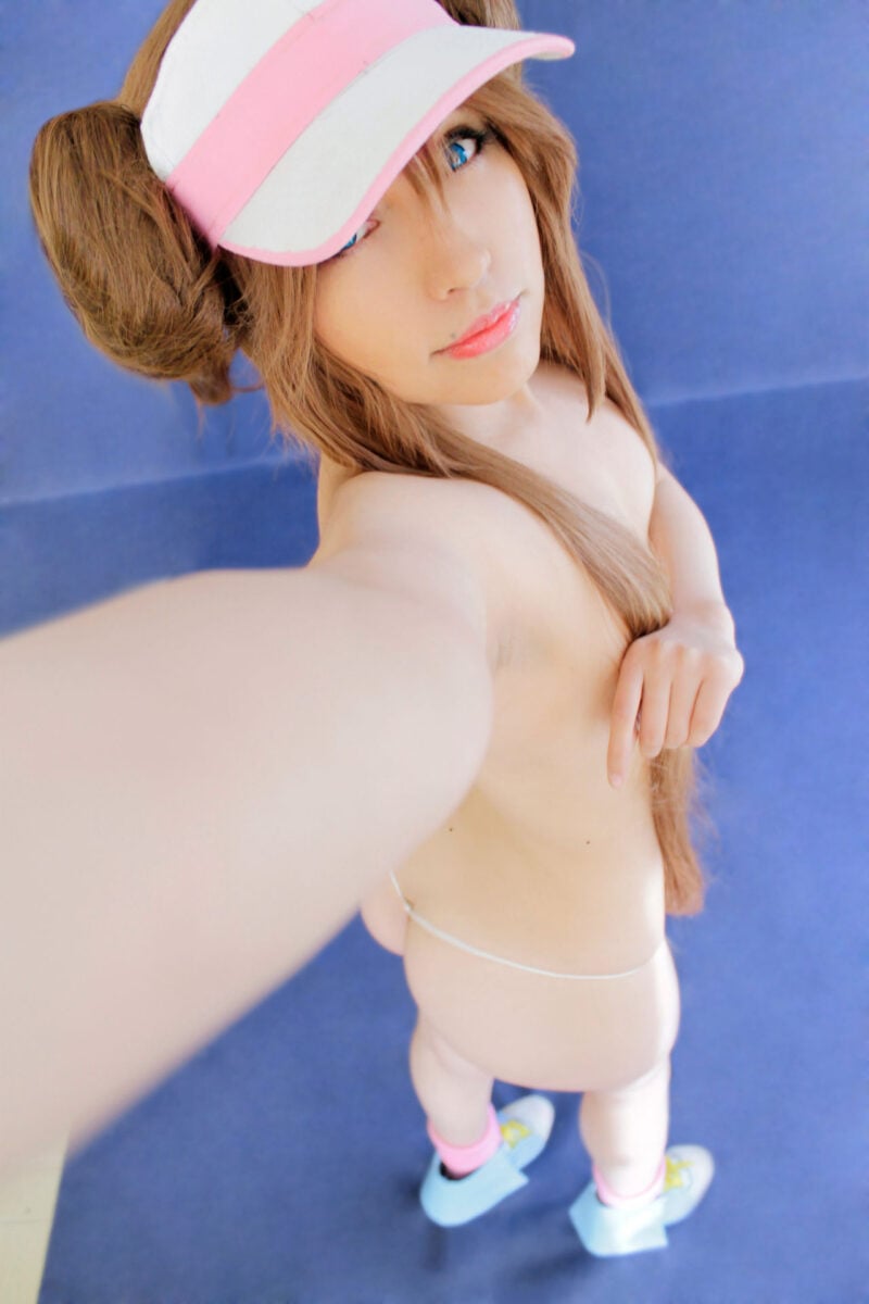 Umi-Kani's take on Rosa is ero cosplay perfection.