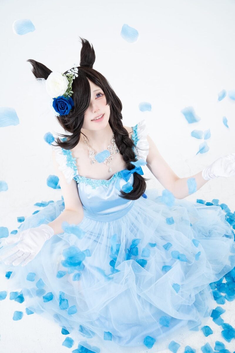 XaiabP with a stunning Rice Shower and blue gown.