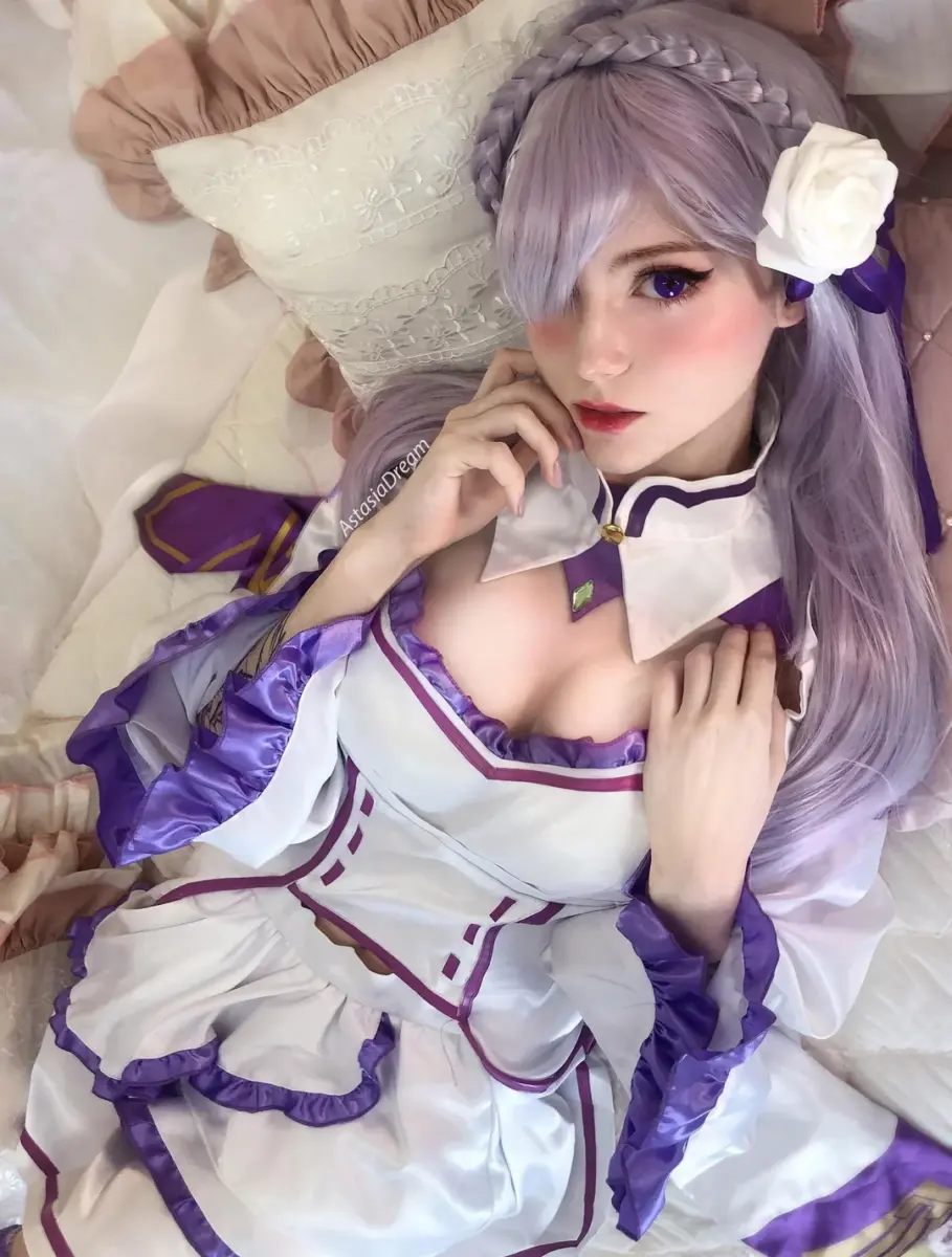 Astasia is Emilia's beauty personified.