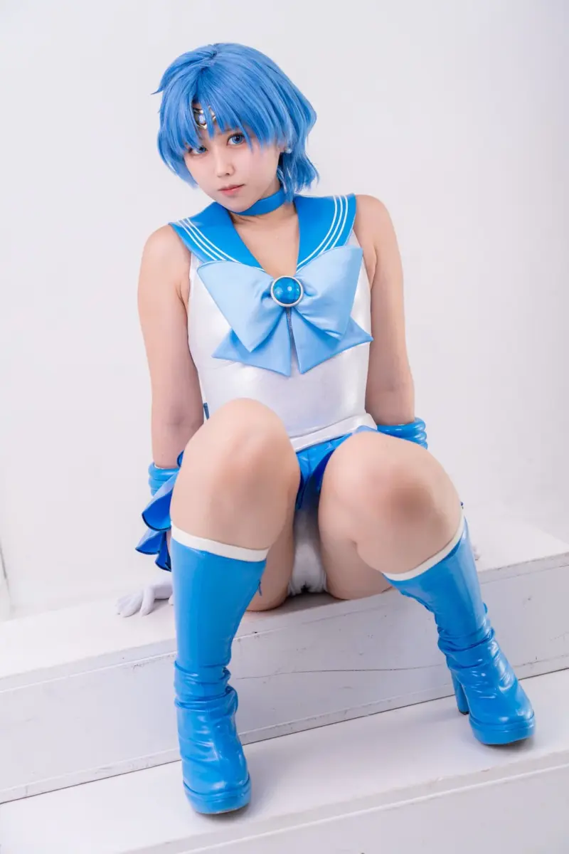 Toyosama gives a lewd cosplay!