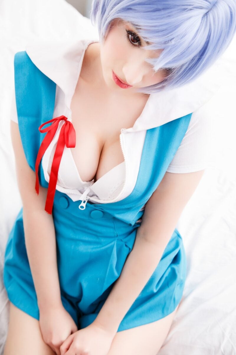 KittyHoneyCos's cleavage makes us blush!