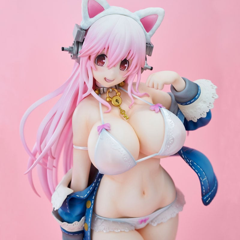 Super Sonico Figure