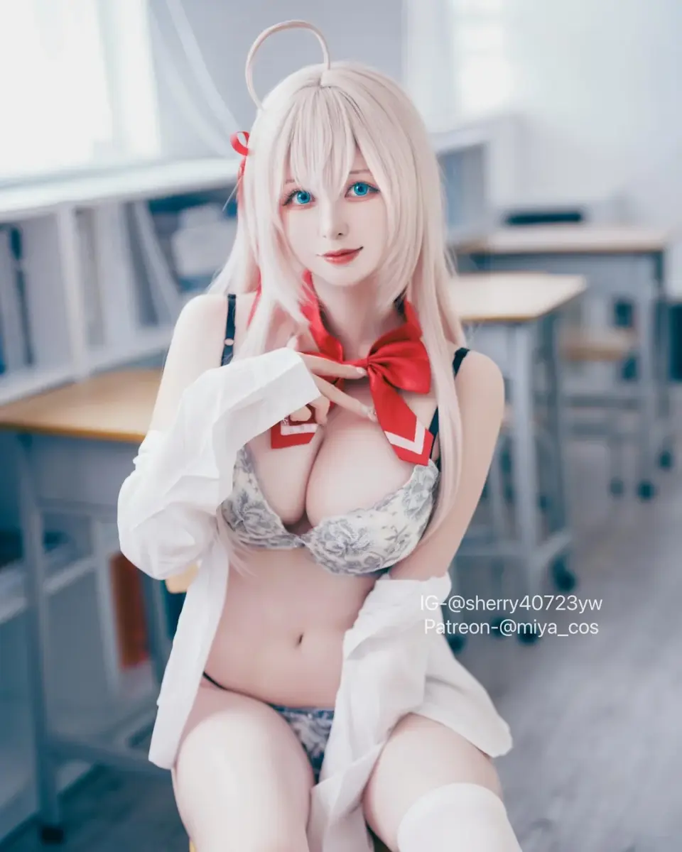Miyana_1117 strips down in her stunning classroom cosplay.