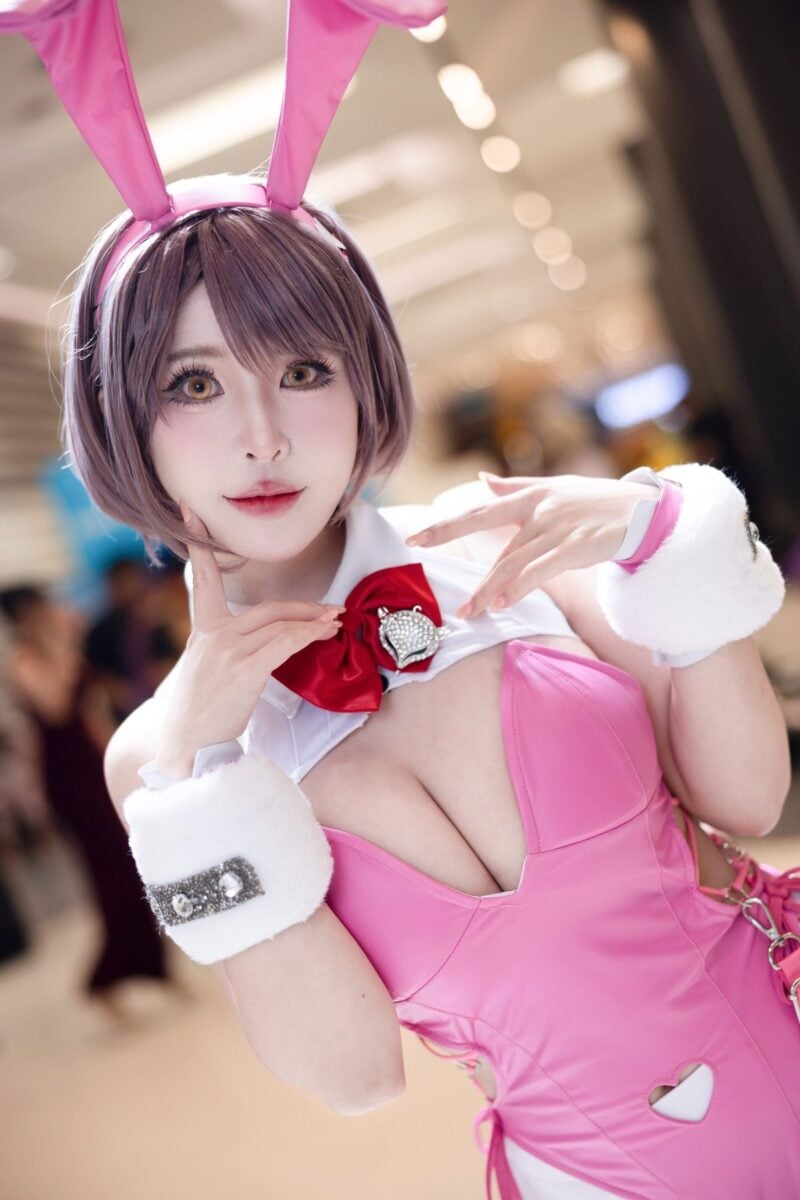 Misaki Cosplayer Milk Blooming Bunny Bunny Gun Girl Cosplays