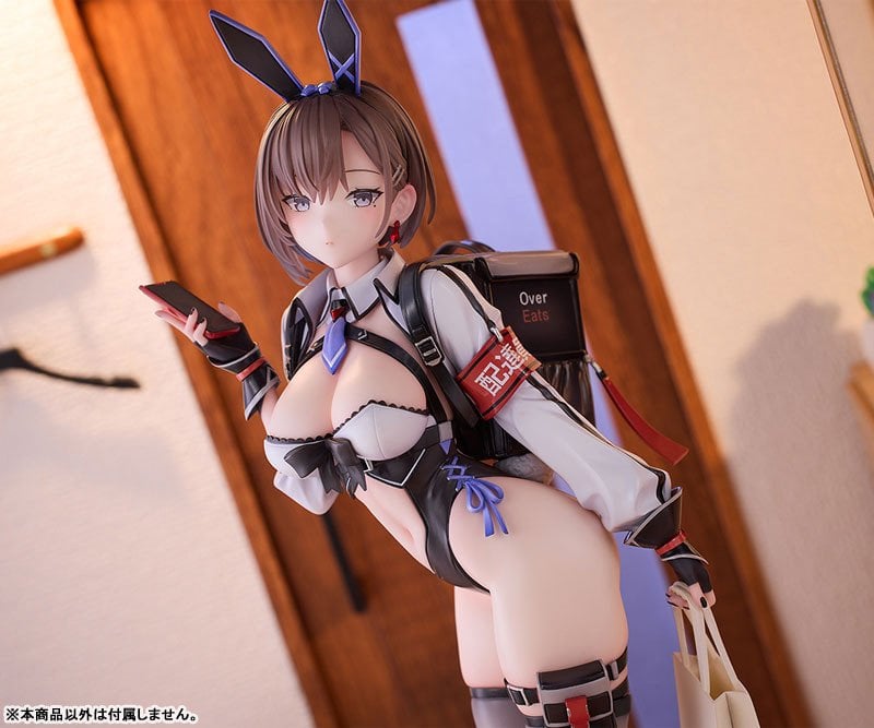 Rocket Boy Bee Doshi Delivery Bunny Girl Aoi 16 Figure Front View Cropped